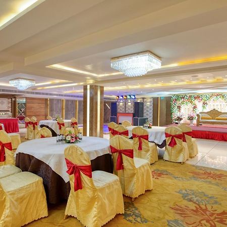 Om Clarks Inn Raebareli Dış mekan fotoğraf