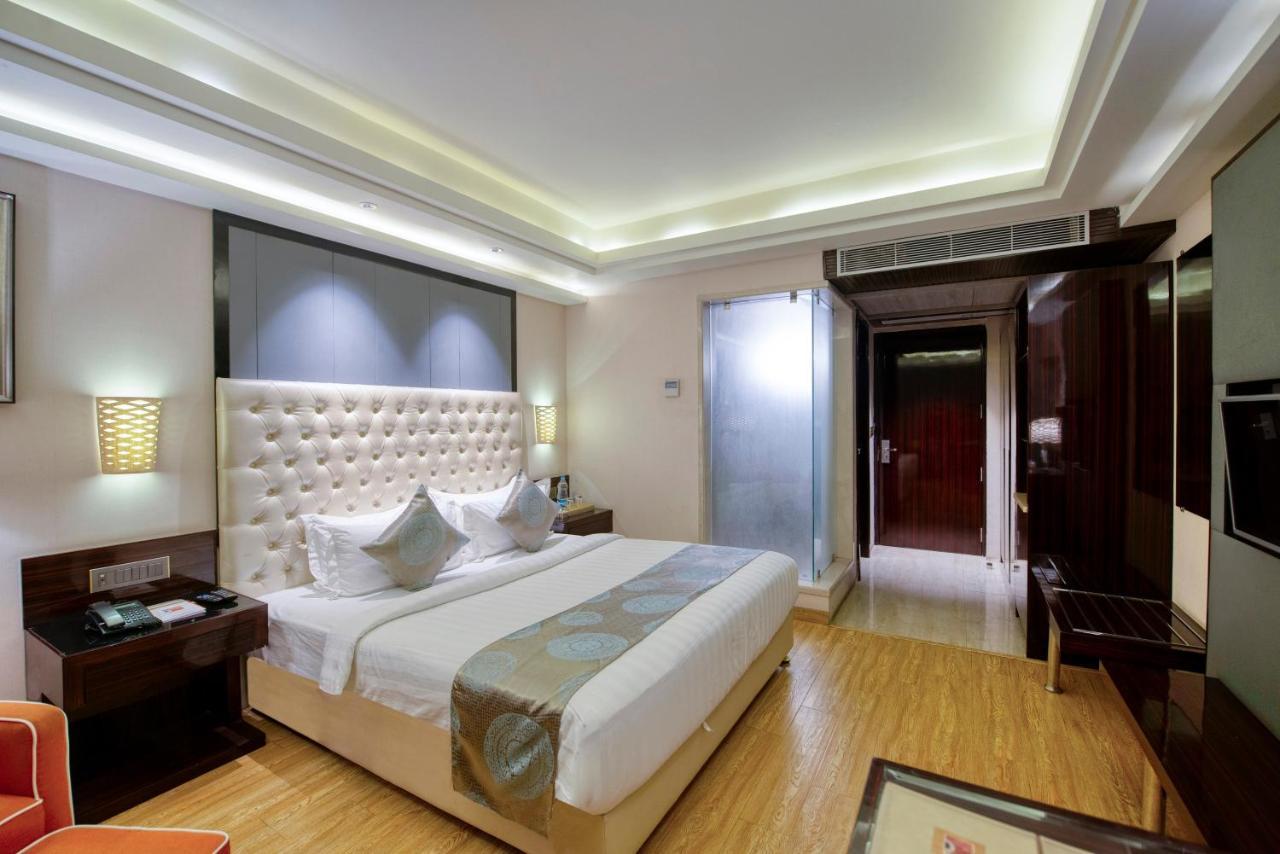 Om Clarks Inn Raebareli Dış mekan fotoğraf