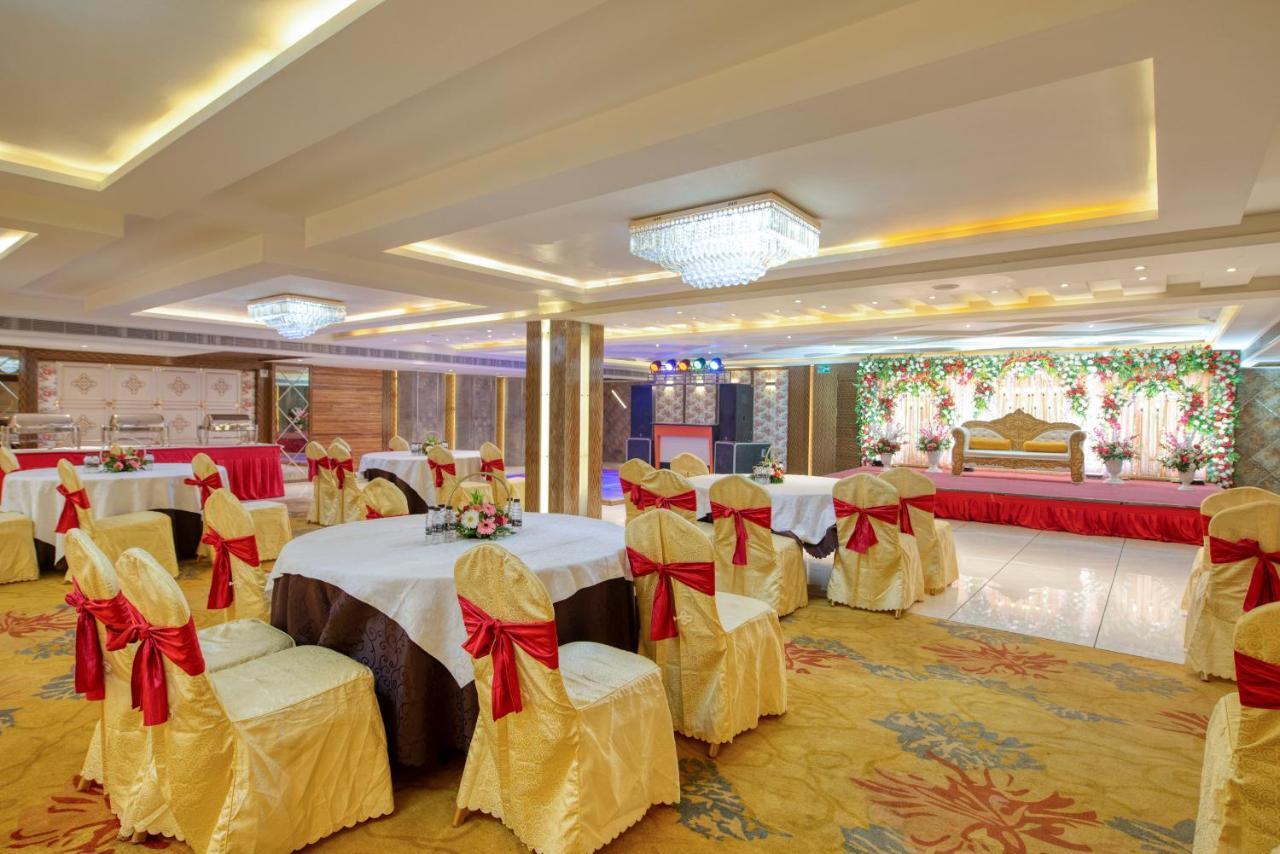 Om Clarks Inn Raebareli Dış mekan fotoğraf