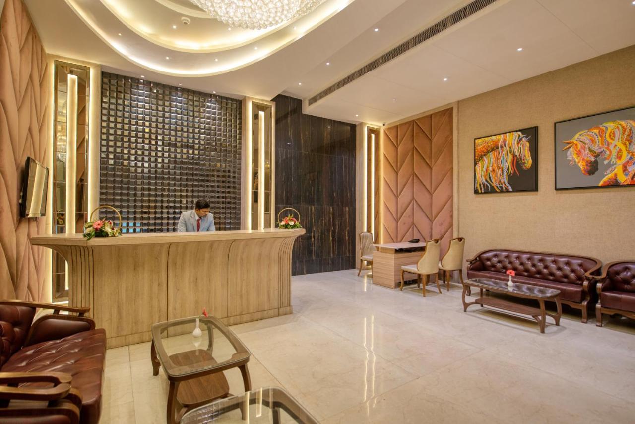 Om Clarks Inn Raebareli Dış mekan fotoğraf