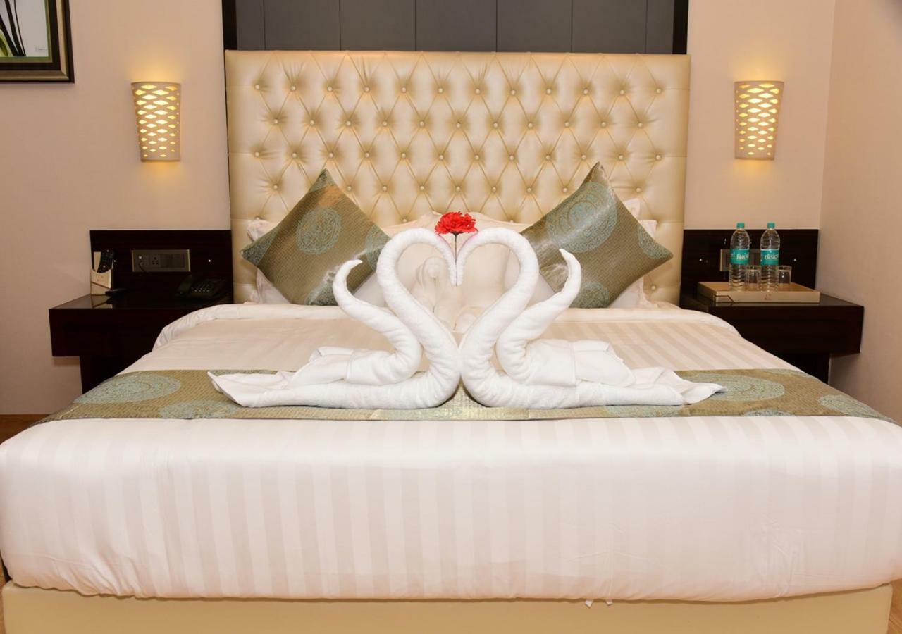 Om Clarks Inn Raebareli Dış mekan fotoğraf