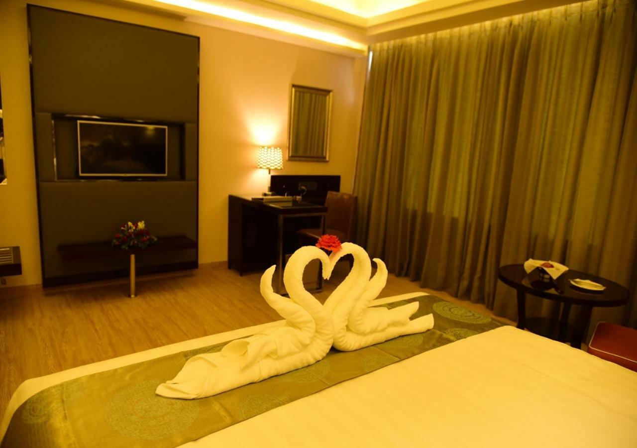 Om Clarks Inn Raebareli Dış mekan fotoğraf