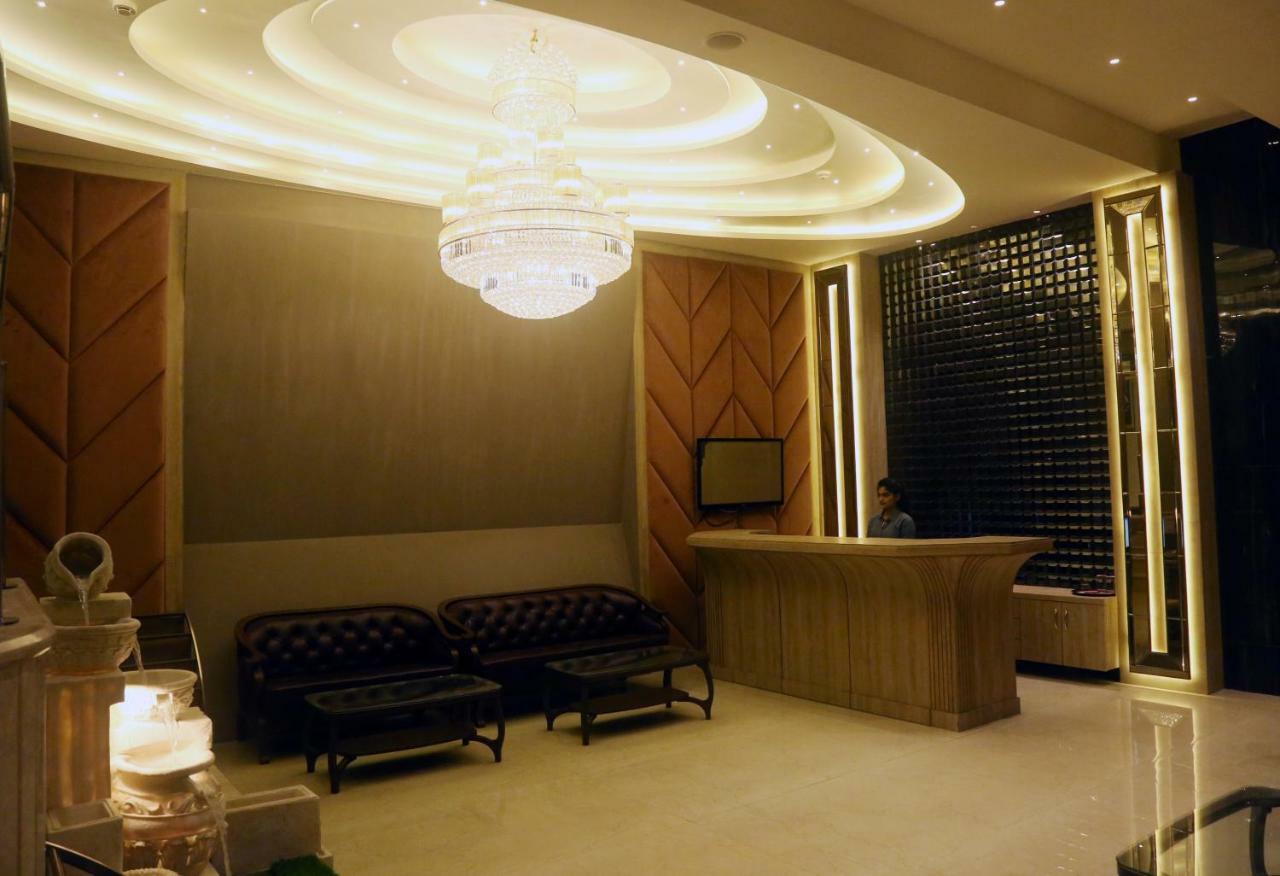 Om Clarks Inn Raebareli Dış mekan fotoğraf