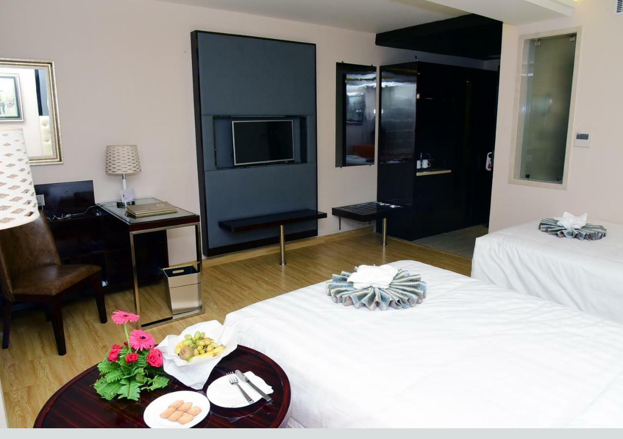 Om Clarks Inn Raebareli Dış mekan fotoğraf
