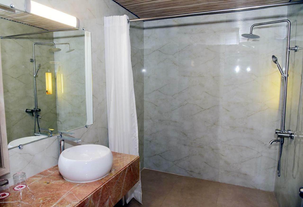 Om Clarks Inn Raebareli Dış mekan fotoğraf