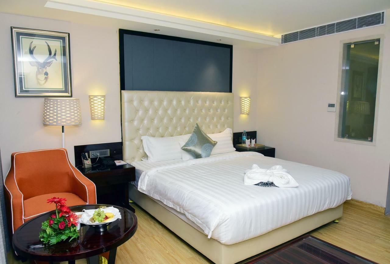 Om Clarks Inn Raebareli Dış mekan fotoğraf