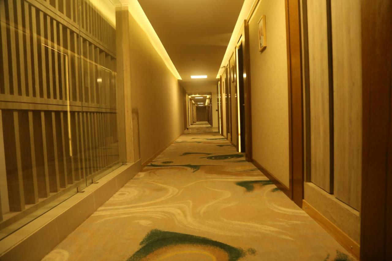 Om Clarks Inn Raebareli Dış mekan fotoğraf
